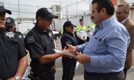 Entregan insignias a policías de San Francisco del Rincón
