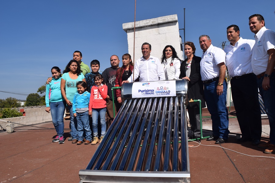 Benefician a miles con entrega de calentadores solares en Purísima