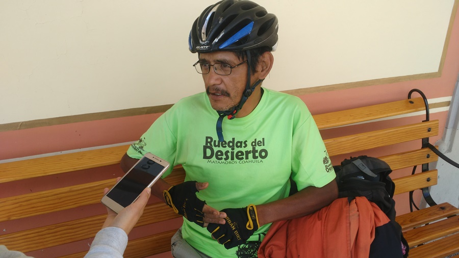 Ciclista que divulga mensajes de paz por todo México, llega a San Francisco