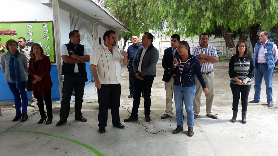Padres de familia del Jardín de Niños «Juan Escutia», se reunieron con el alcalde de SFR