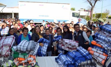 Entregan más de mil 500 cobijas en municipios del Rincón