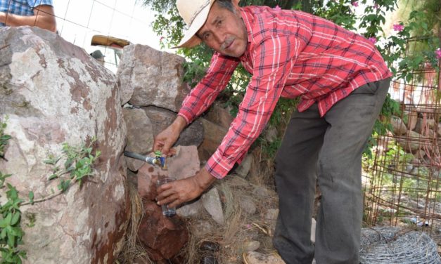 Llevan agua a comunidades de Purísima