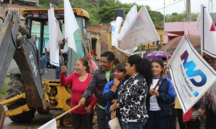 Inician pavimentación para dar acceso a secundaria de Manuel Doblado