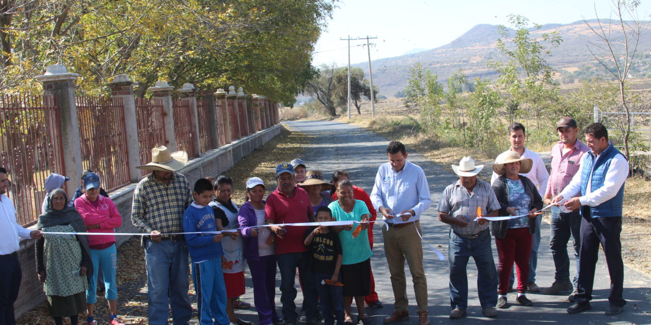 Rehabilitan acceso a comunidades de Manuel Doblado