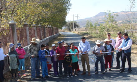 Rehabilitan acceso a comunidades de Manuel Doblado