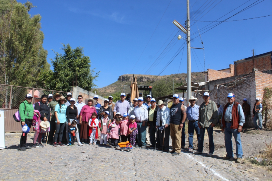 Mejoran acceso a escuelas en comunidad de Manuel Doblado