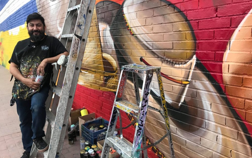 Reflejan identidad francorrinconesa con mural de 48 metros