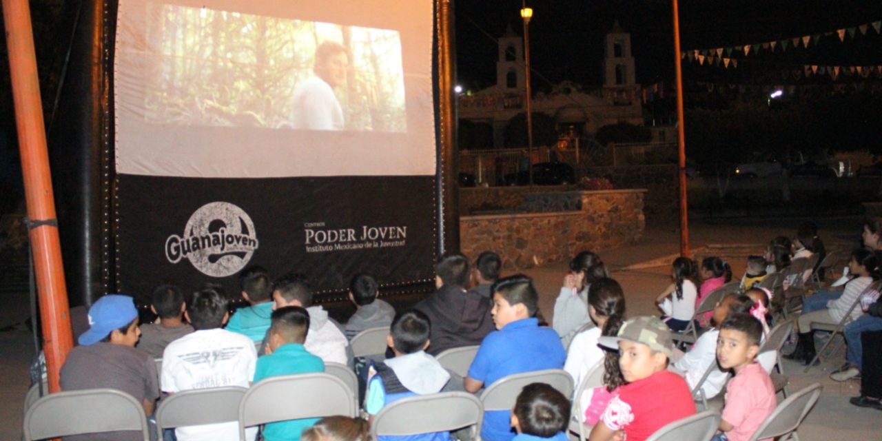 Llevan cine a pequeñines en comunidades de San Francisco del Rincón