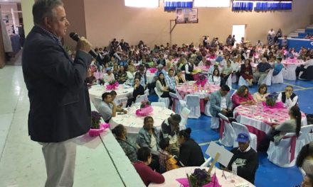 Disfrutan adultos mayores de verbena regional en Purísima del Rincón