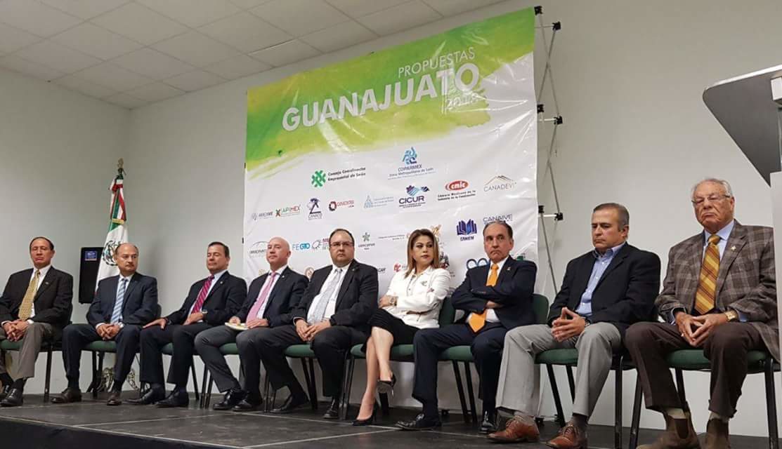 Firman candidatos a gobernatura de Guanajuato, propuestas de empresarios