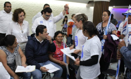 Habitantes de Peñuelas denuncian fraude de la CNC ante candidato a gobernador