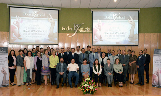 Se capacitan mediadores en lenguaje de señas