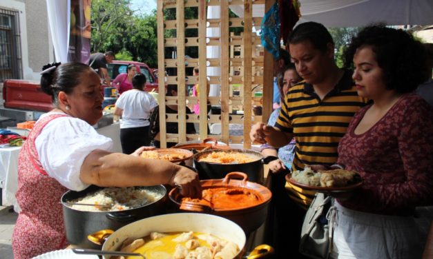 Asisten más de 5 mil turistas a la feria de la Nuez y el Membrillo en Jalpa de Cánovas