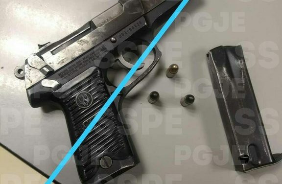 Traía una 9 milimetros, lo detienen