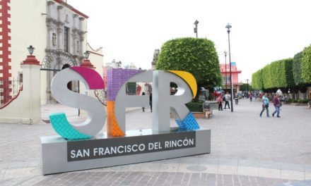 ¡Tómate una selfie! Ya colocaron las letras gigantes de San Francisco del Rincón