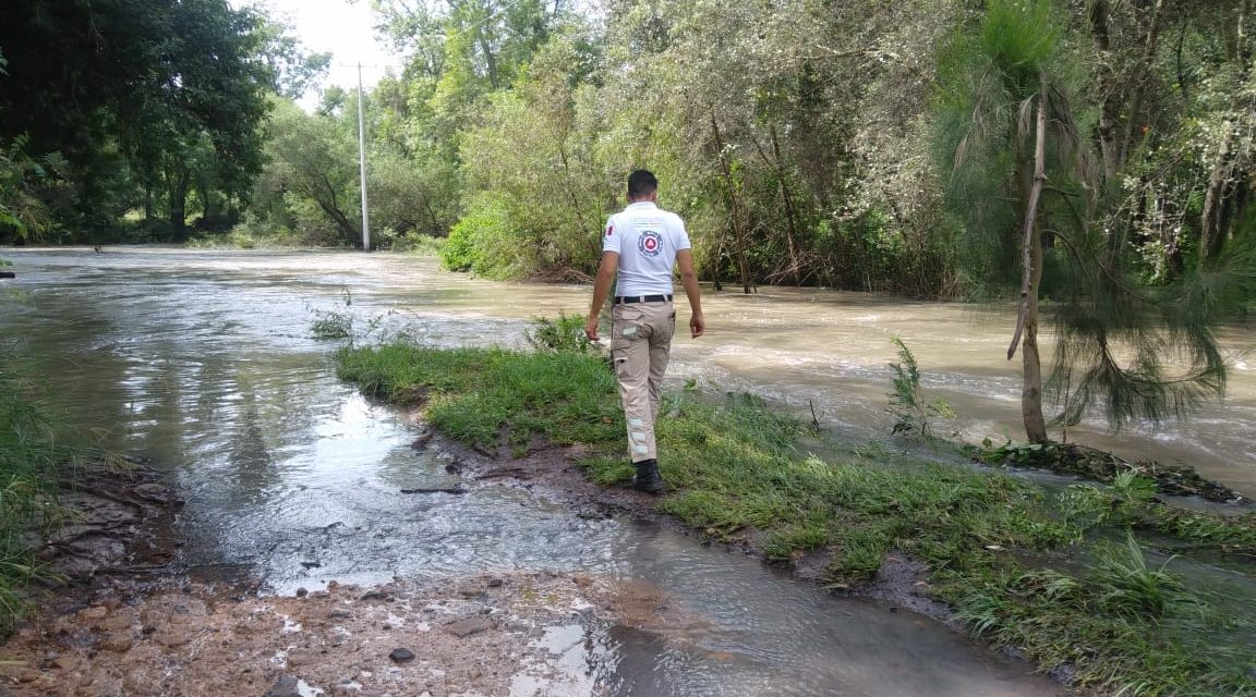 En Purísima del Rincón, elementos de Protección Civil vigilan ante crecimiento de ríos