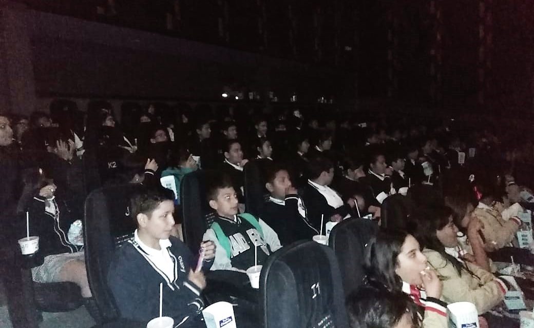 288 estudiantes destacados van al cine con FORTASEG