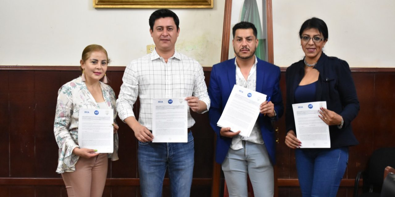 Firman convenio de colaboración entre Manuel Doblado y IECA