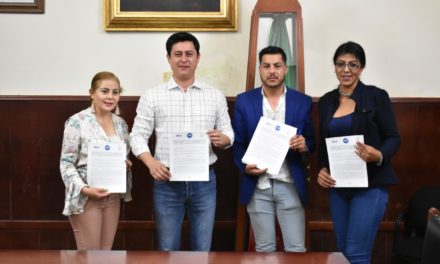 Firman convenio de colaboración entre Manuel Doblado y IECA
