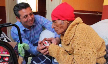 Viven adultos mayores Día del amor y la amistad