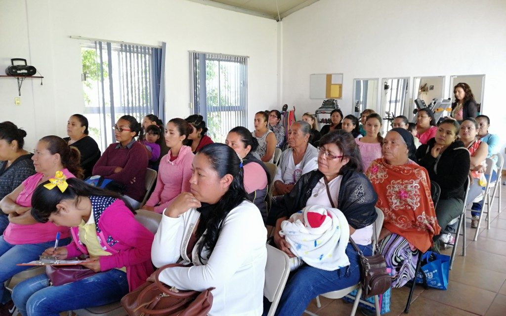 Apoyan con becas a familias vulnerables de Silao