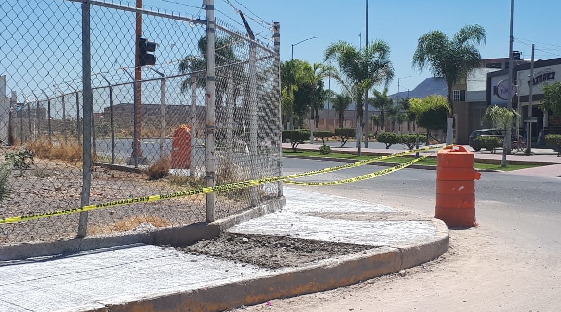 Restauran banquetas en la Infonavit del Valle