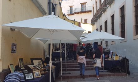 ¿Estás en Guanajuato? Visita la Expo Arte en el Callejón de la Condesa
