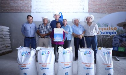 Apoyan con grano a agricultores de León