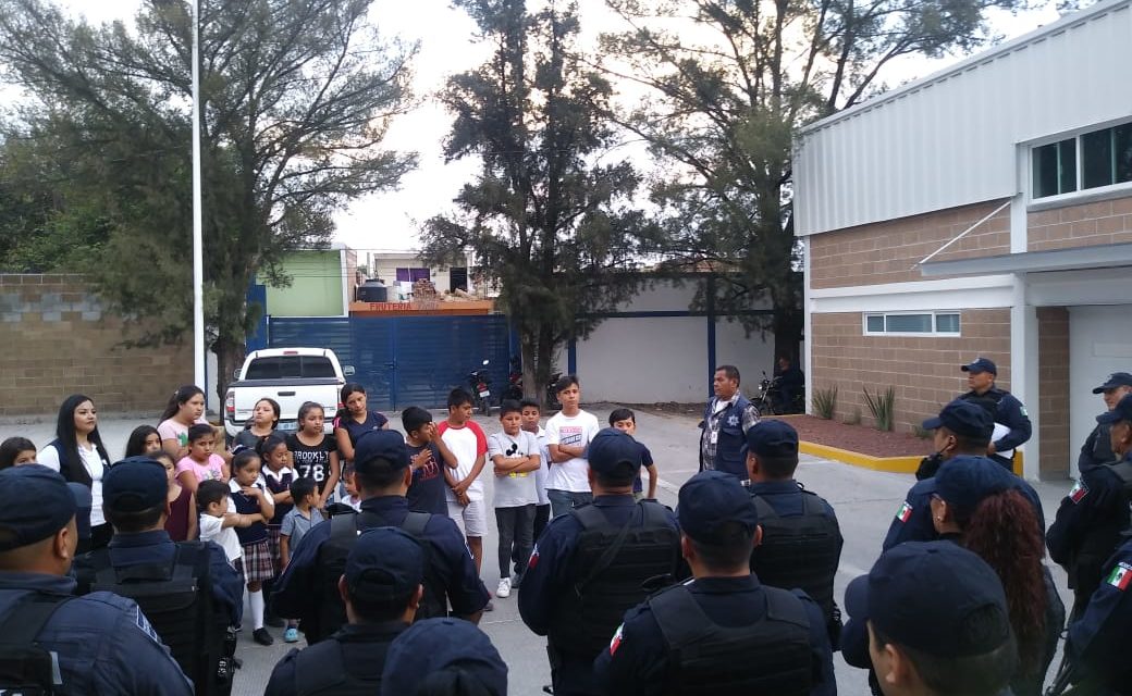 Conviven menores con elementos de seguridad de San Francisco del Rincón