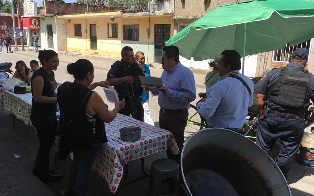 Supervisan establecimientos vendedores de carnitas en Silao