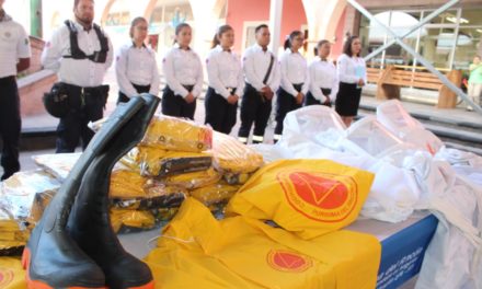 Equipan a Protección Civil de Purísima del Rincón con uniformes en caso de contingencias