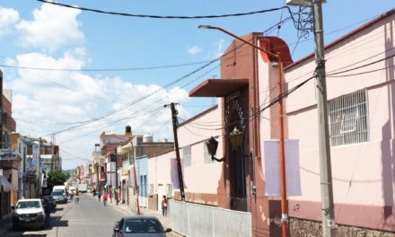 Rehabilitará SAPAF el drenaje sanitario de la calle Márquez