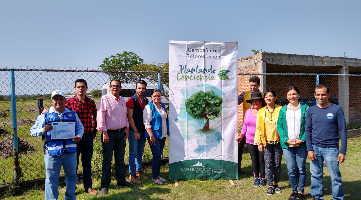 Plantan 250 árboles en comunidad de San Francisco del Rincón
