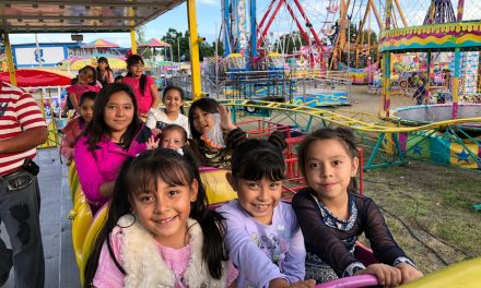 Niños y niñas de comunidades visitan feria de Purísima