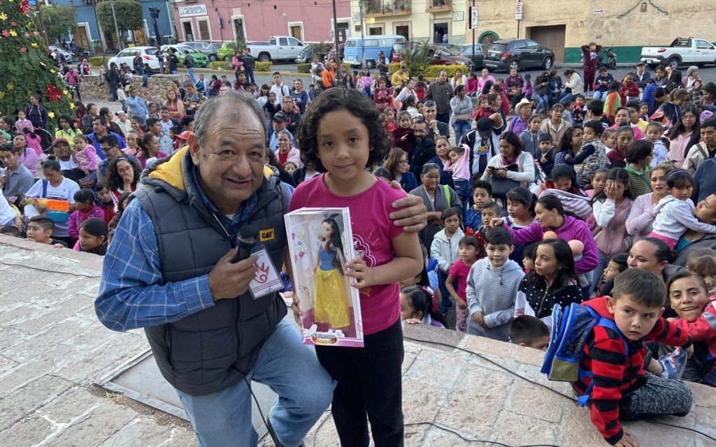 Manos unidas Guanajuato reparte sonrisas en la capital