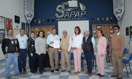 Reconocen a SAPAP con distintivo «Guanajuato crece competitivo»