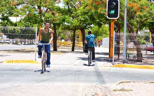 Inician trabajos de ciclovía en bulevar Bocanegra en León