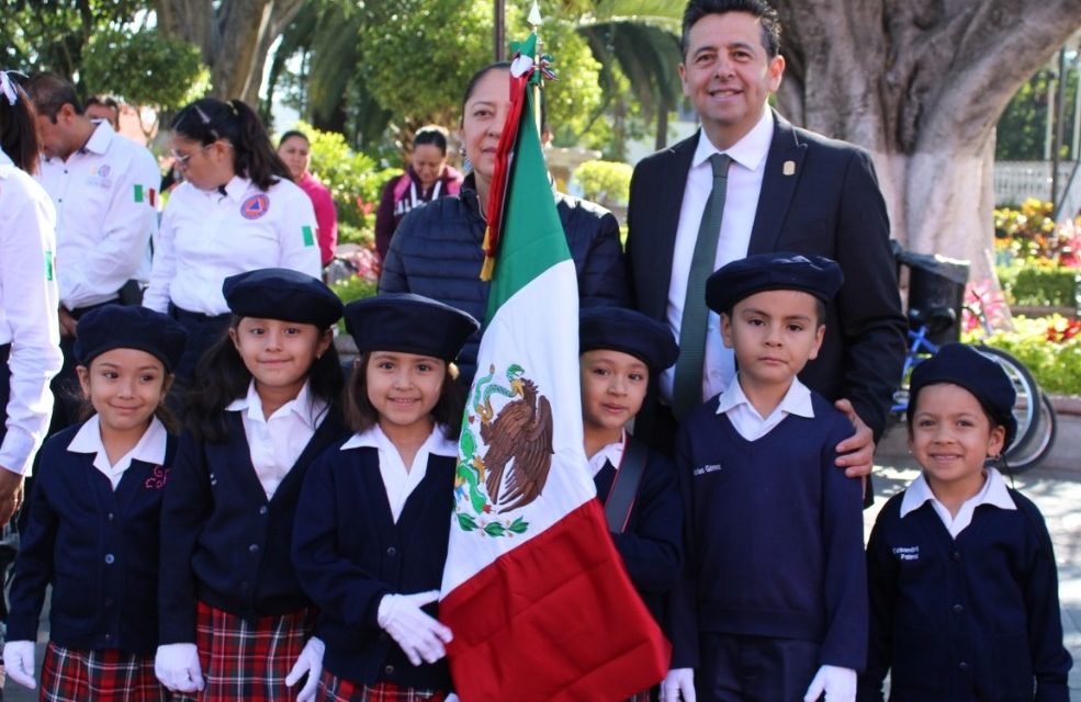 Conmemoran Día de la Bandera en Purísima del Rincón