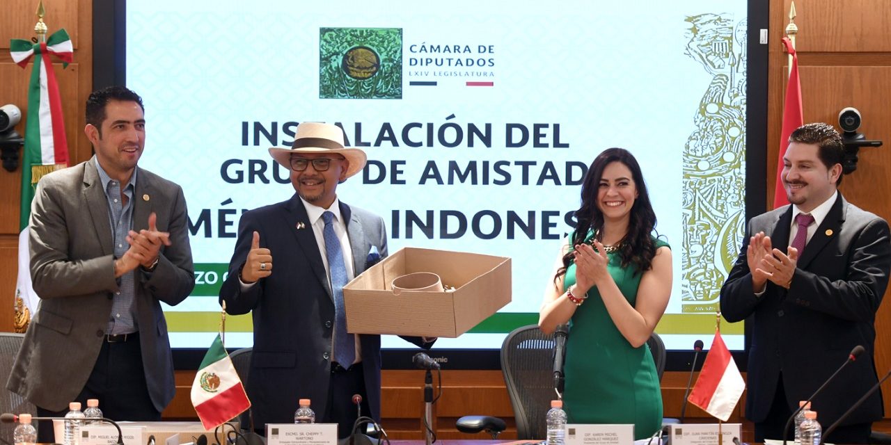 Instalan mesa de amistad México Indonesia