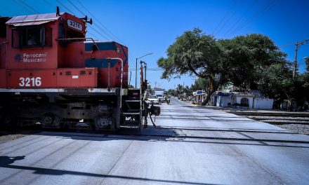 Finalizan rehabilitación del cruce de las vías del ferrocarril en León