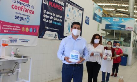 Apoyan a locatarios de Purísima del Rincón con productos de higiene