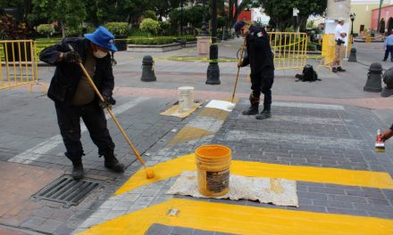 Empleados temporales en Purísima realizan labores de mantenimiento