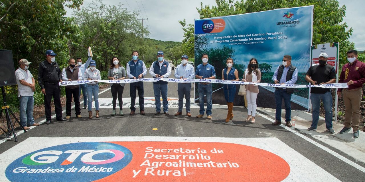 Guanajuatenses se benefician con nuevos caminos rural