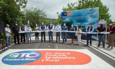 Guanajuatenses se benefician con nuevos caminos rural
