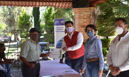 Adolfo Alfaro entrega calentadores solares en comunidades de Manuel Doblado