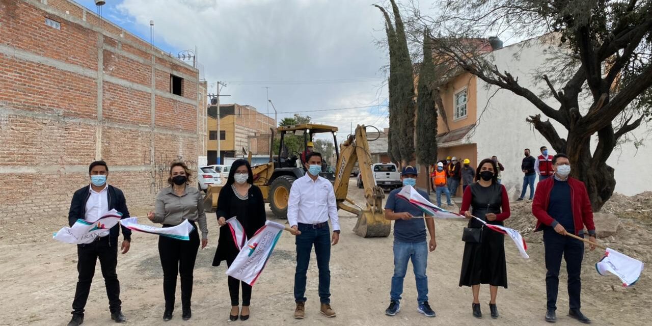 Arranca pavimentación de calle 3 Marías en San Francisco del Rincón