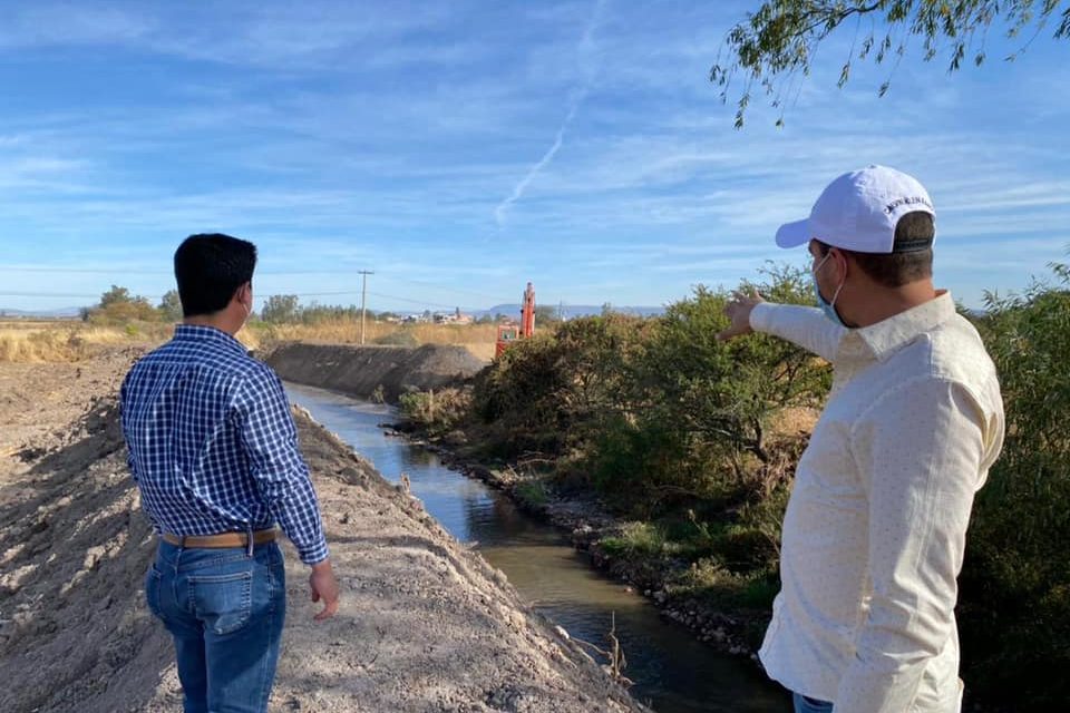 Rehabilitan cauce de arroyo en La Ladera en Manuel Doblado