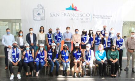 Abanderan a jóvenes de San Francisco con programa Manos por el Mundo 2021