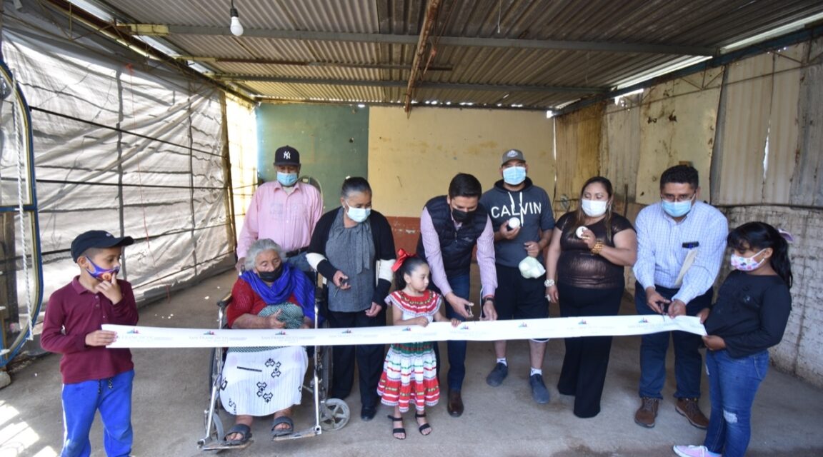 Cientos de familias francorrinconeses reciben piso firme y calentadores solares