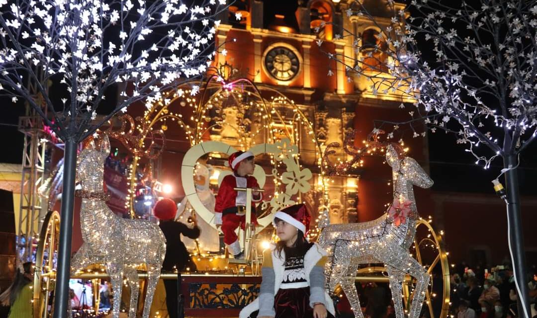 Realizan tradicional desfile navideño en Manuel Doblado